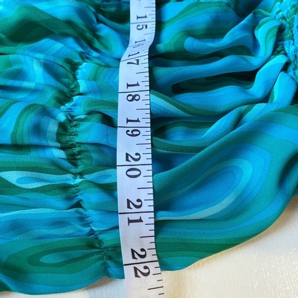 Ashley Stewart Abstract Plisse Puff Sleeve Top - Picture 8 of 9